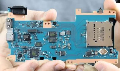 拆解佳能EOS R PCB電路板上的“小秘密”如何點燃攝影未來的期待